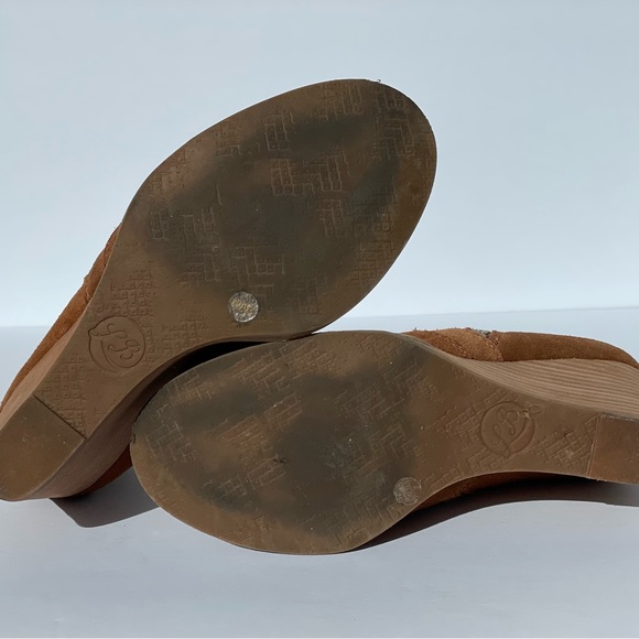 Lucky Brand Cognac Brown Suede Wedge Booties Ankle Boot - Picture 2 of 8
